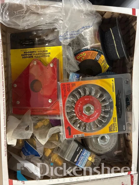 LOT WITH WIRE BRUSH, MAGNETIC HOLDER & MORE