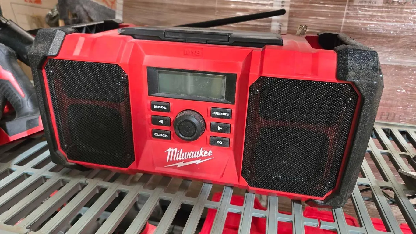 MILWAUKEE JOB SITE RADIO