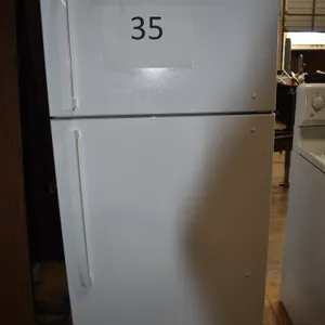 Insignia Refrigerator - Parts Unit
