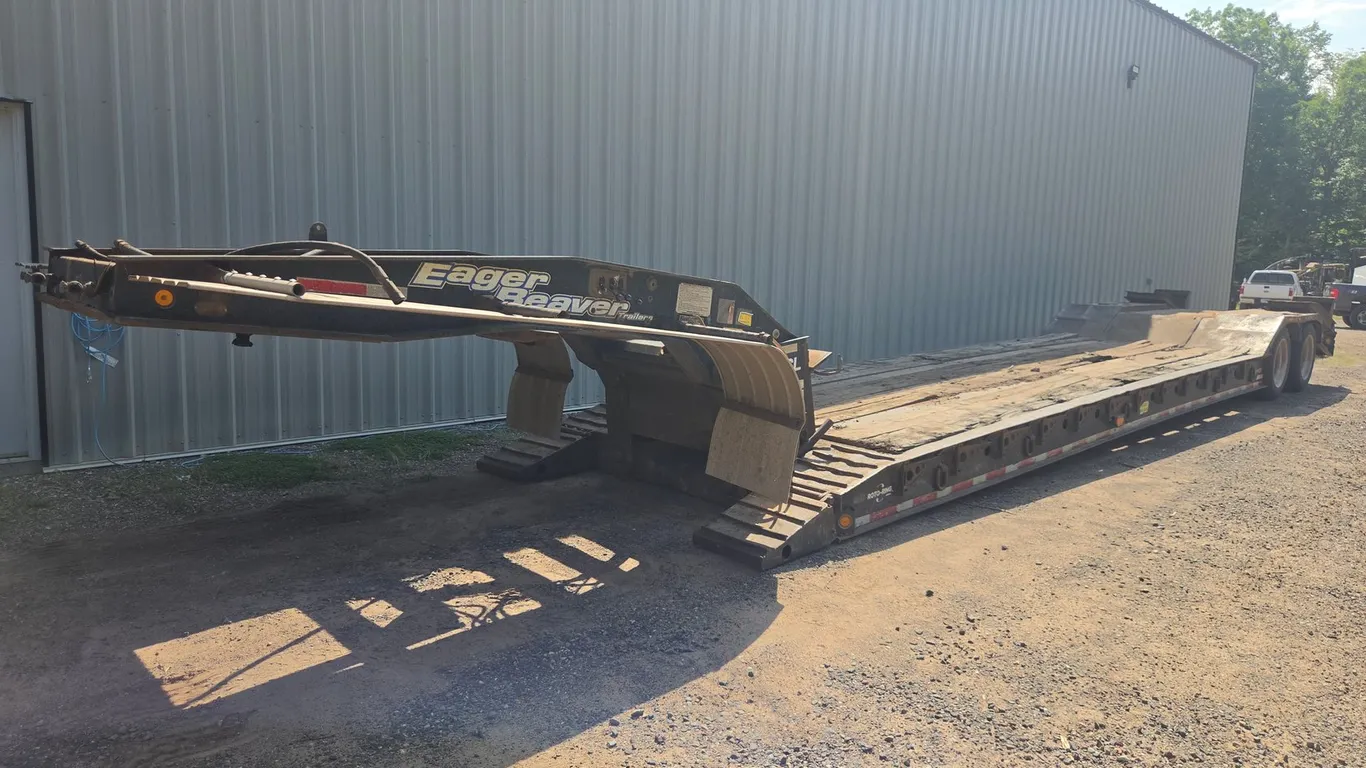 2005 Eager Beaver 35GSL Lowboy Trailer