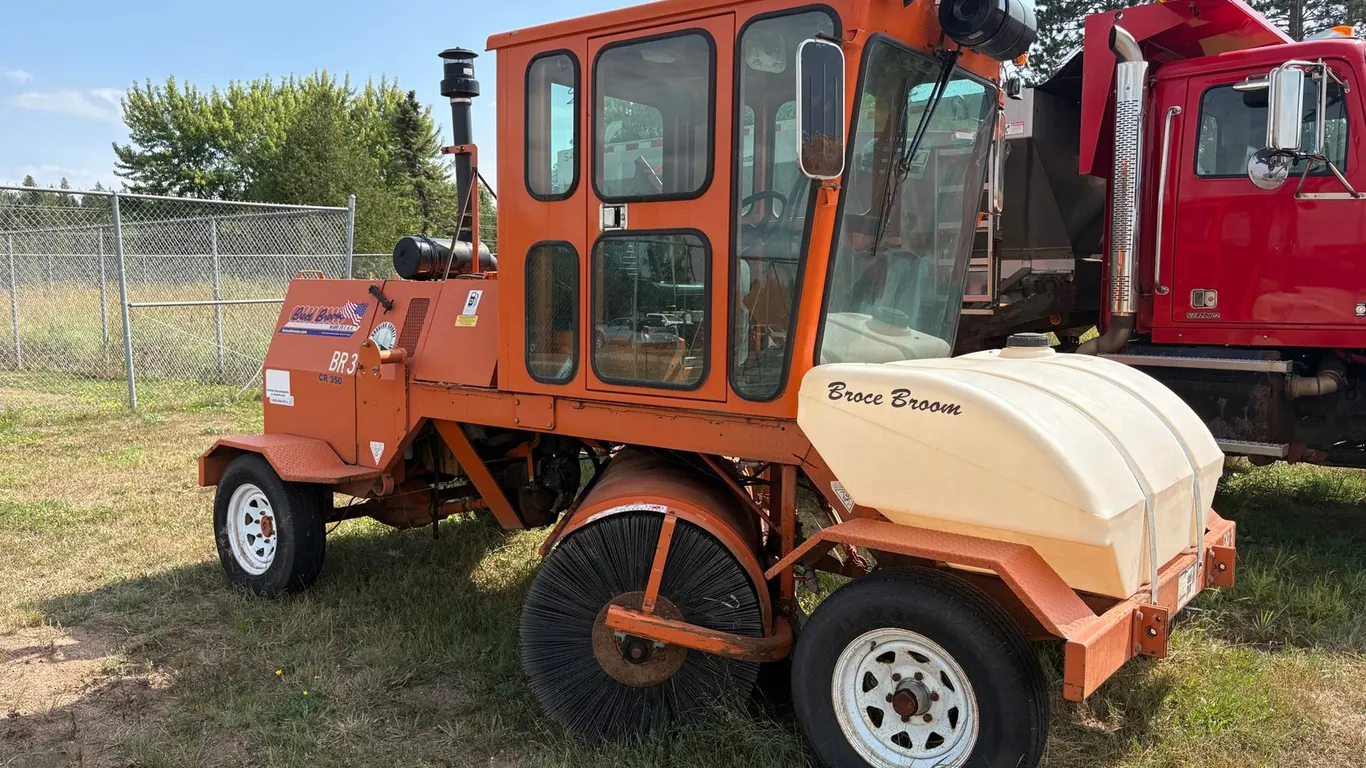 Broce Broom CR350 Sweeper