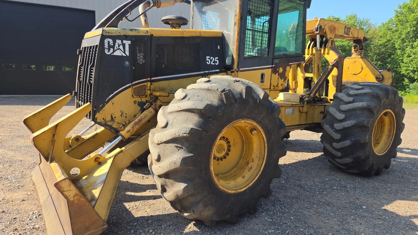 2000 Caterpillar 525 Skidder
