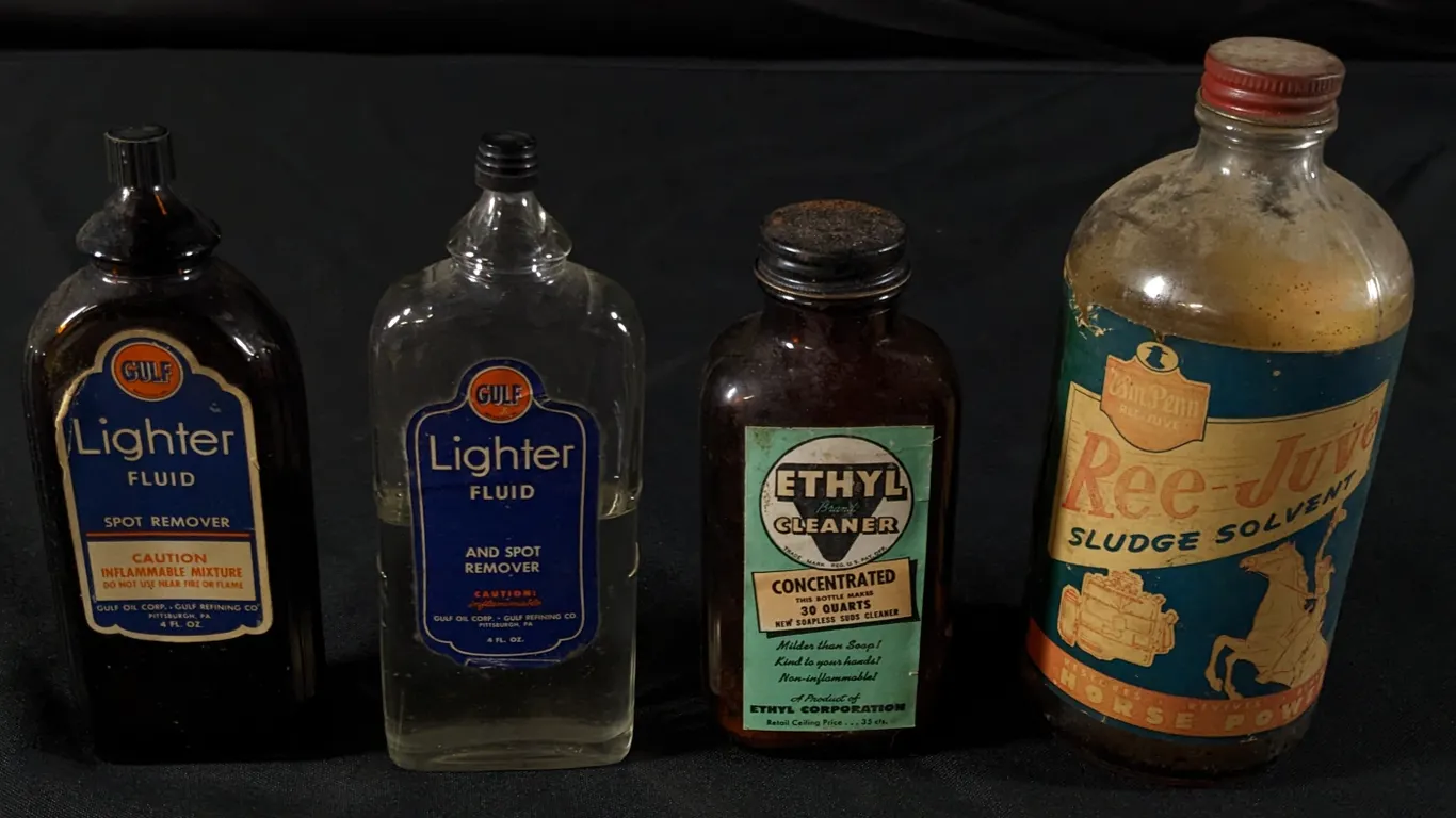 4 GLASS BOTTLES WM PENN REE-JUVE ETHYL CLEANER GULF LIGHT & SPOT REMOVER