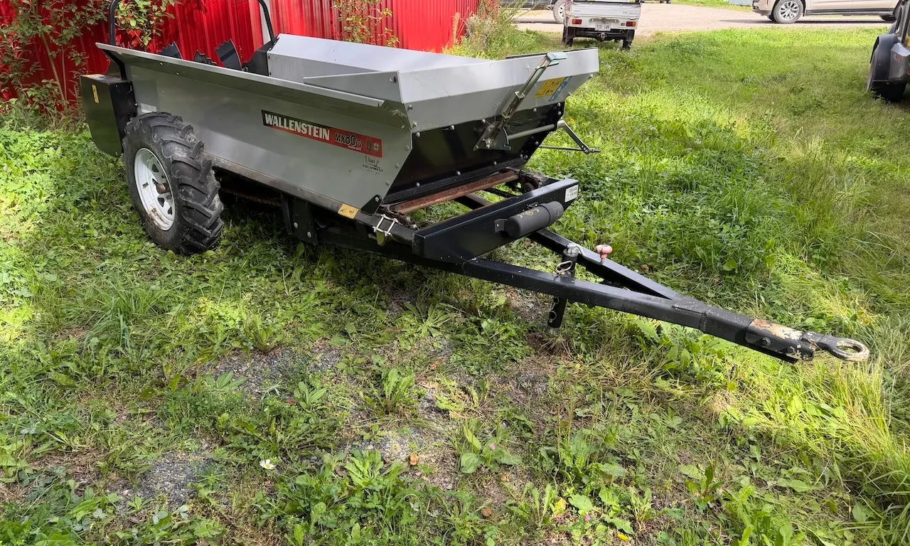 Wallenstein MX80G Manure Spreader, 8' x 4'