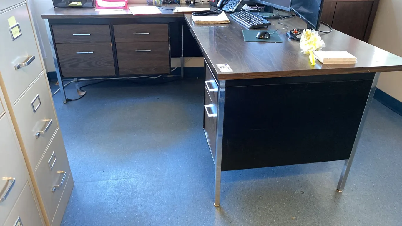 DARK WOOD/METAL FRAME L-SHAPED OFFICE DESK APPROX 72"W X 77"D