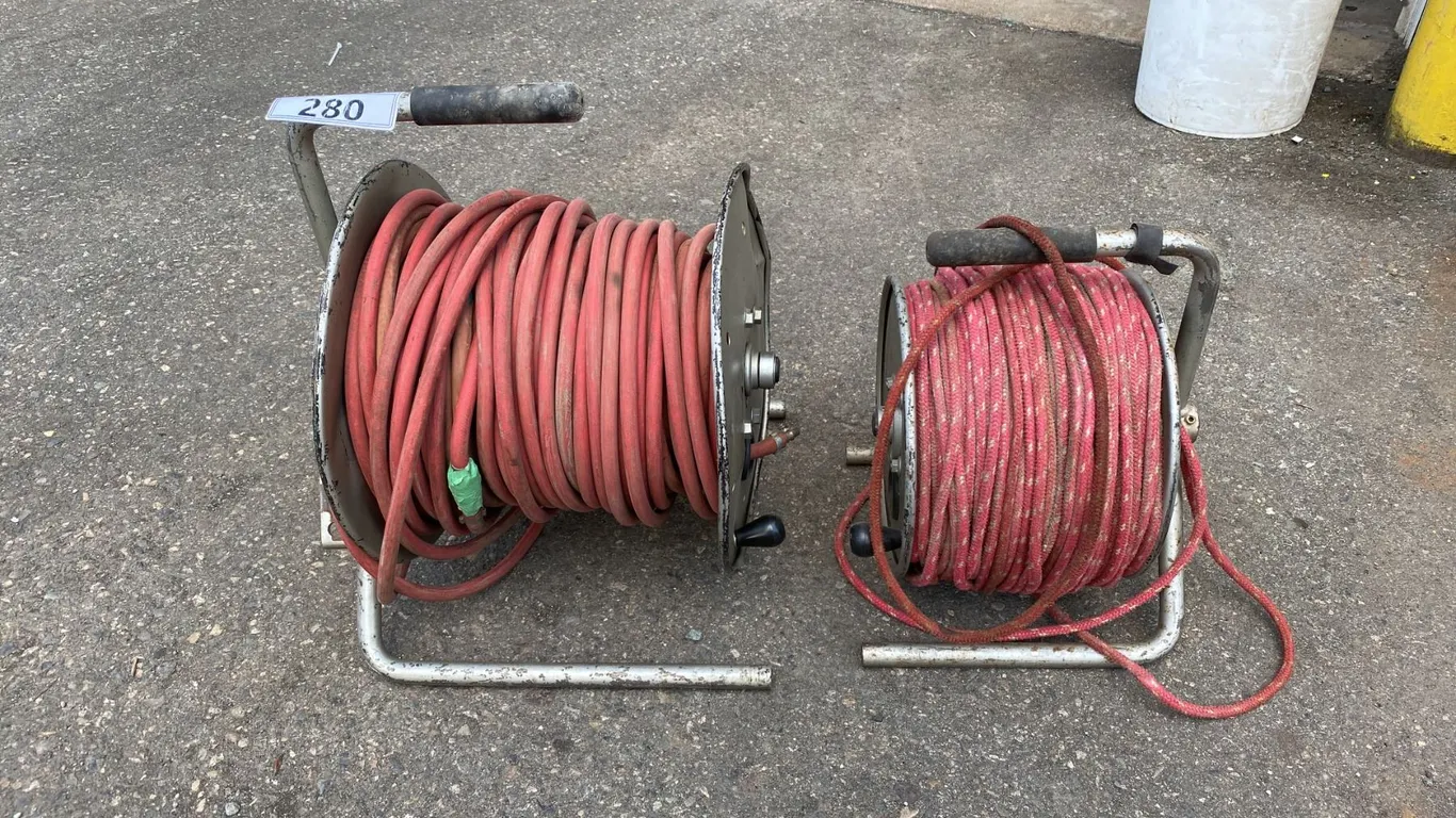 REEL OF AIR LINE & REEL OF ROPE