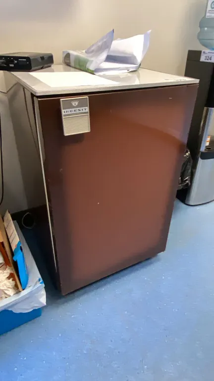 INDESIT BROWN VINTAGE MINI FRIDGE