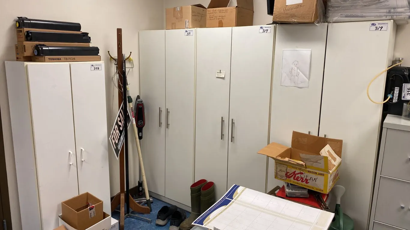 4 WHITE 2 DOOR STORAGE CABINETS *CONTENTS NOT INCLUDED*