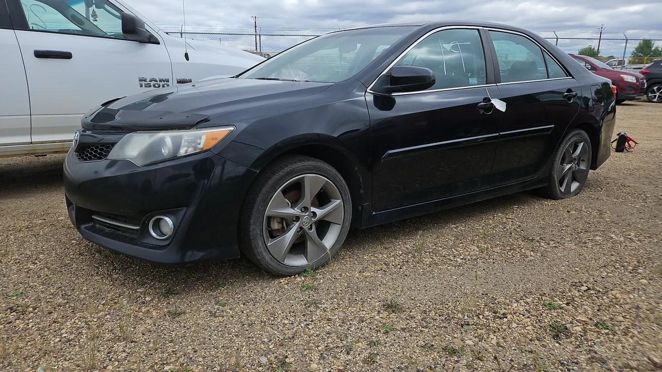 2014 Toyota Camry SE V6 4dr Sedan