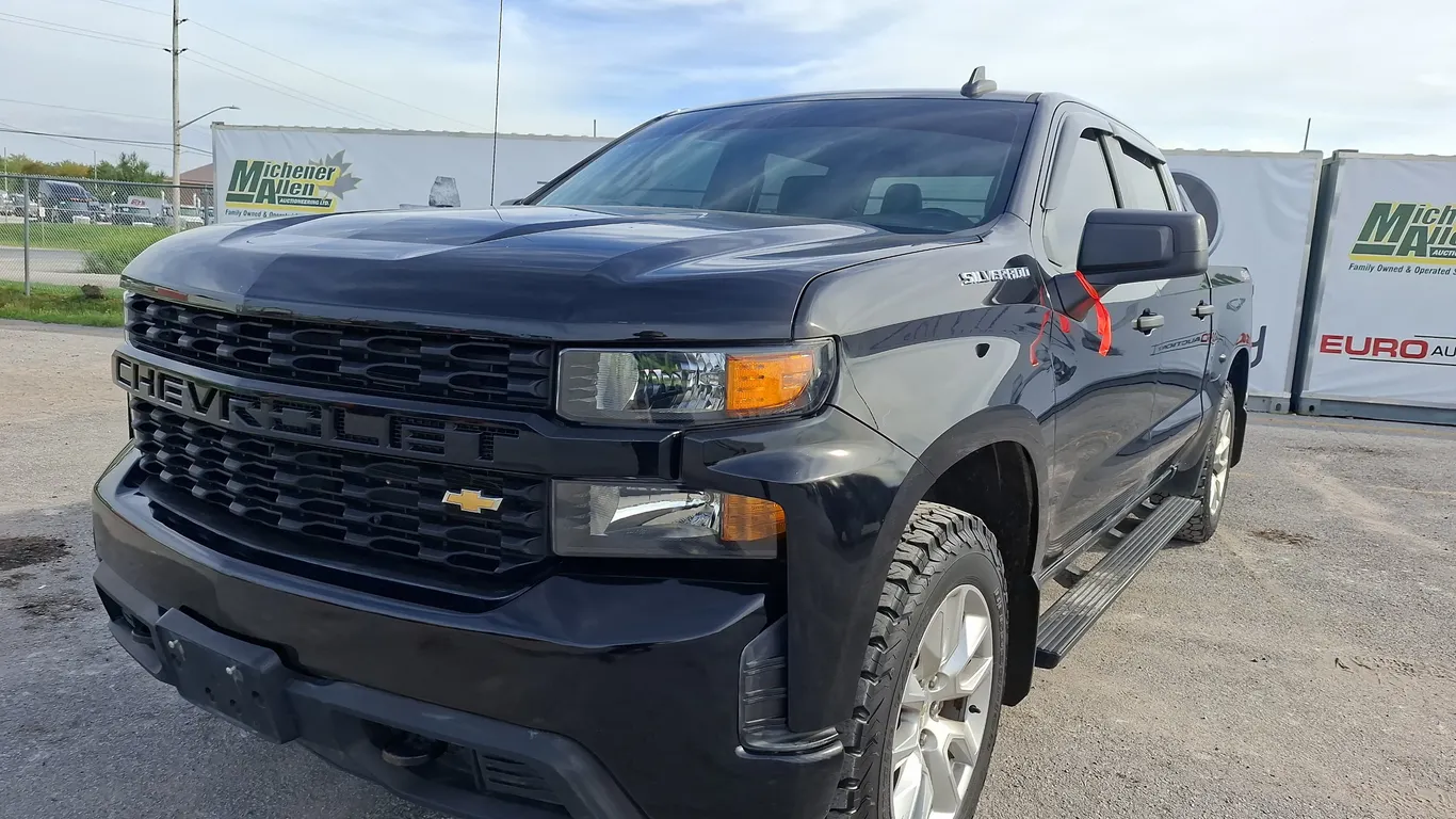 2021 Chevrolet Silverado 1500 4x4 Custom 4dr Crew Cab 5.8 ft. SB