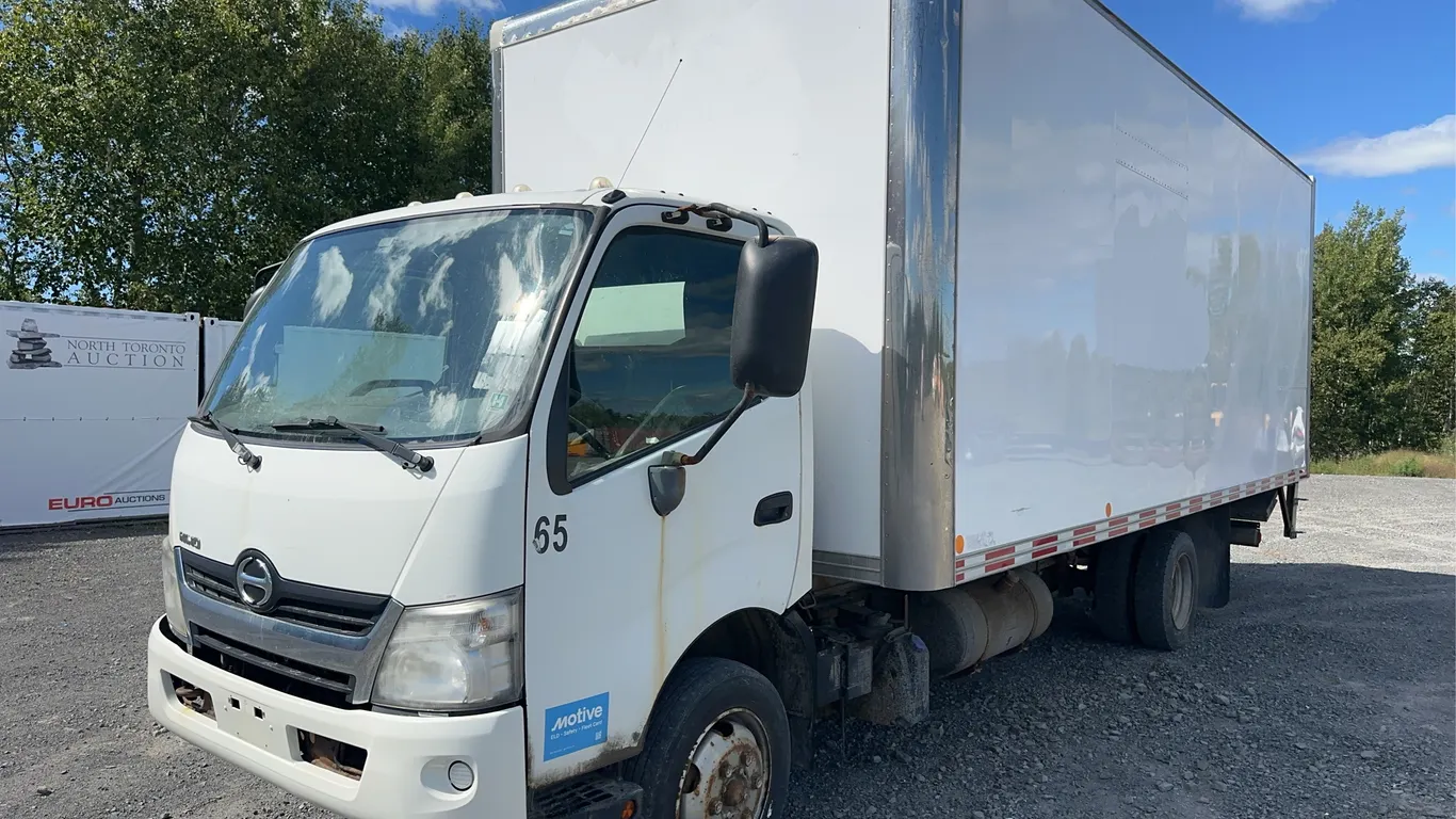 2015 Hino 195 S/A Box Truck (22’box)