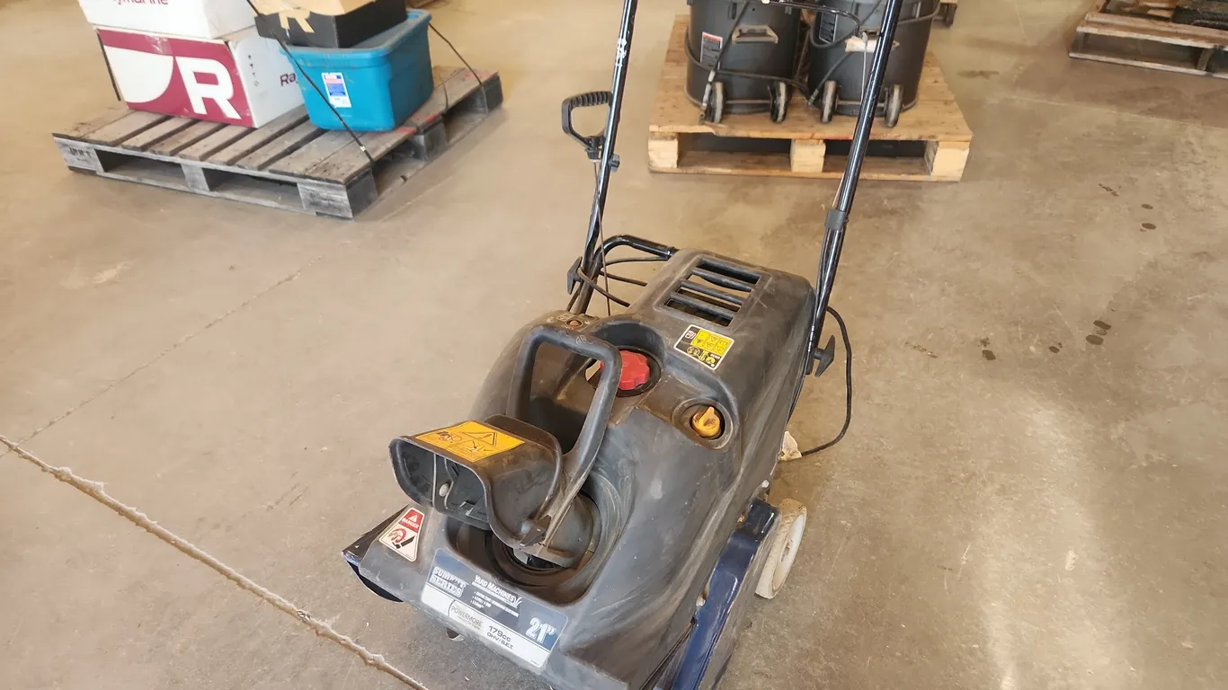 Yard Machines 21" Snow Thrower