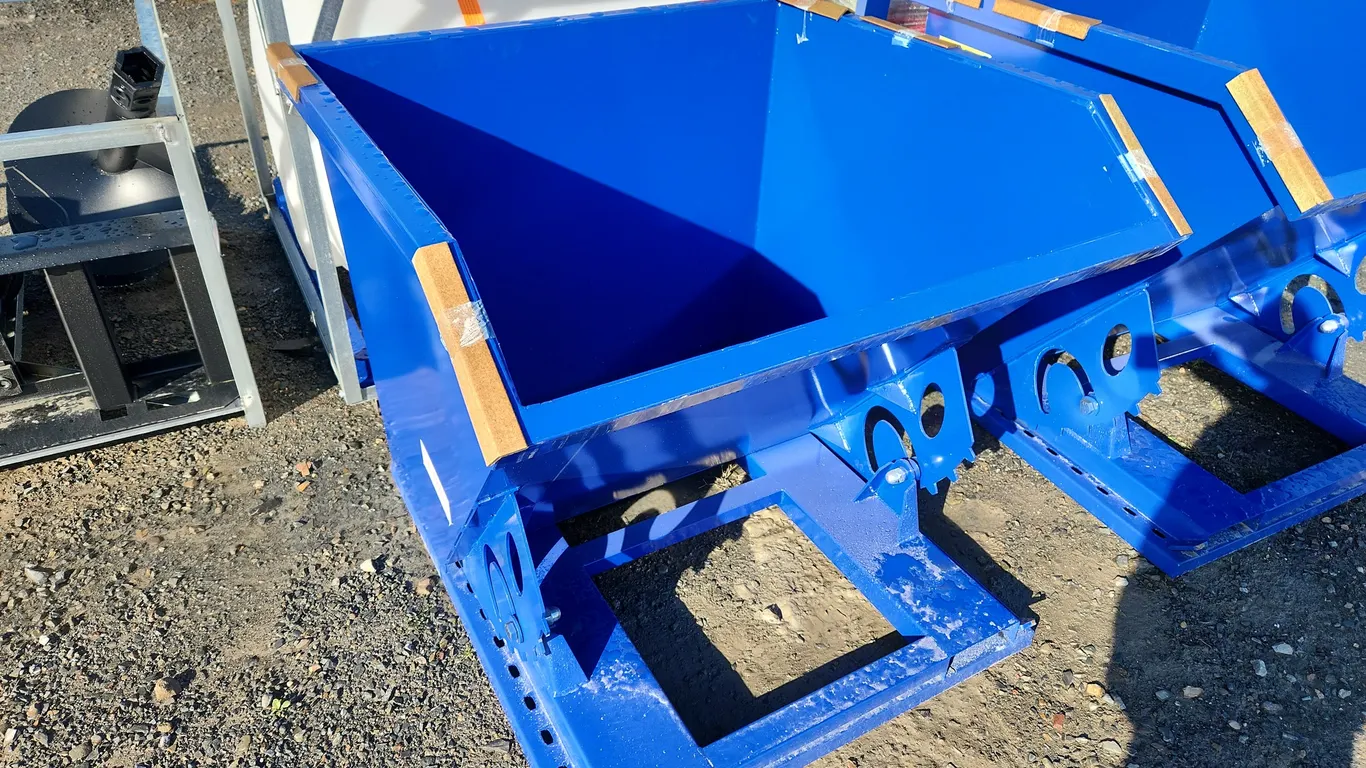 Greatbear Self Dumping Hopper - 1 Cubic Yard - Blue