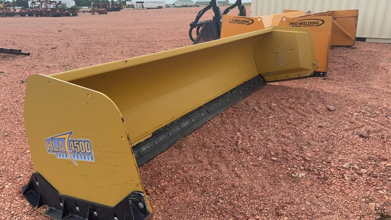 HLA 4500 Snow Pusher