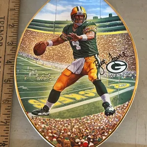 1997 The Bradford Exchange "Leader Of The Pack" #1 In Brett Favre Collection Collector Plate