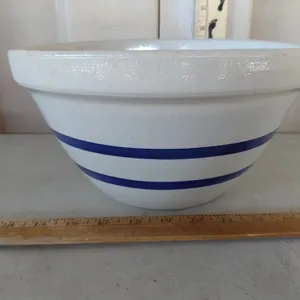 Vintage Robinson Ransbottom Blue Stripe 10"/3 Qt. Sh Mixing Bowl Roseville, Ohio U.S.A