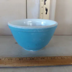 Vintage Pyrex Primary Color Blue 1 Pt. Mixing Bowl (Doesn't Have Model #) Some Discoloration & Chip