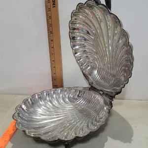 Vintage The Sheffield Silver Co. U.S.A. Silver Plated Clamshell Hinged Serving Dish, Stainless Pie S