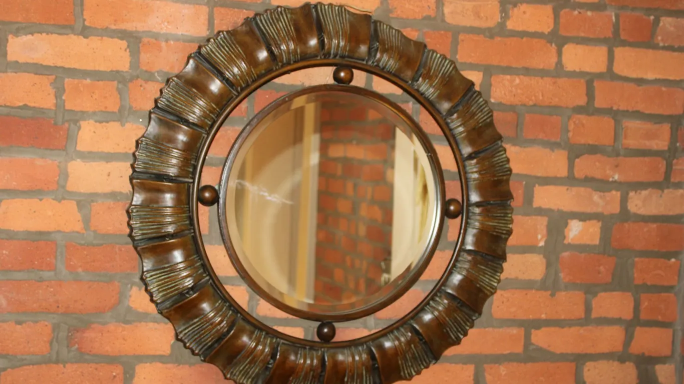 Round Wall Mirror