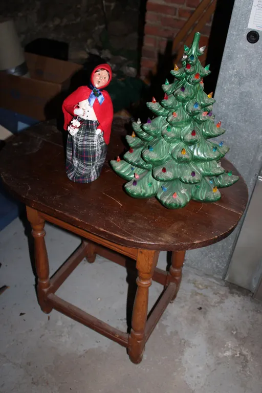 Christmas Tree & Caroler
