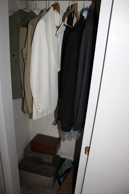Men’s Suits & Jackets