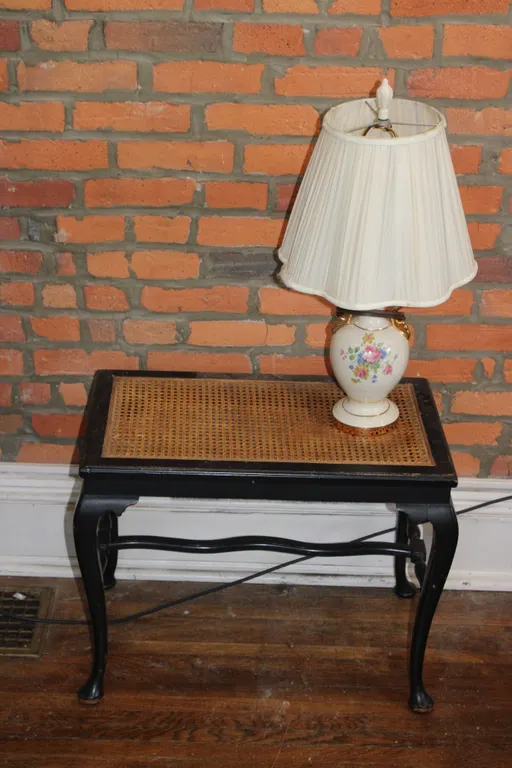 Table & Lamp
