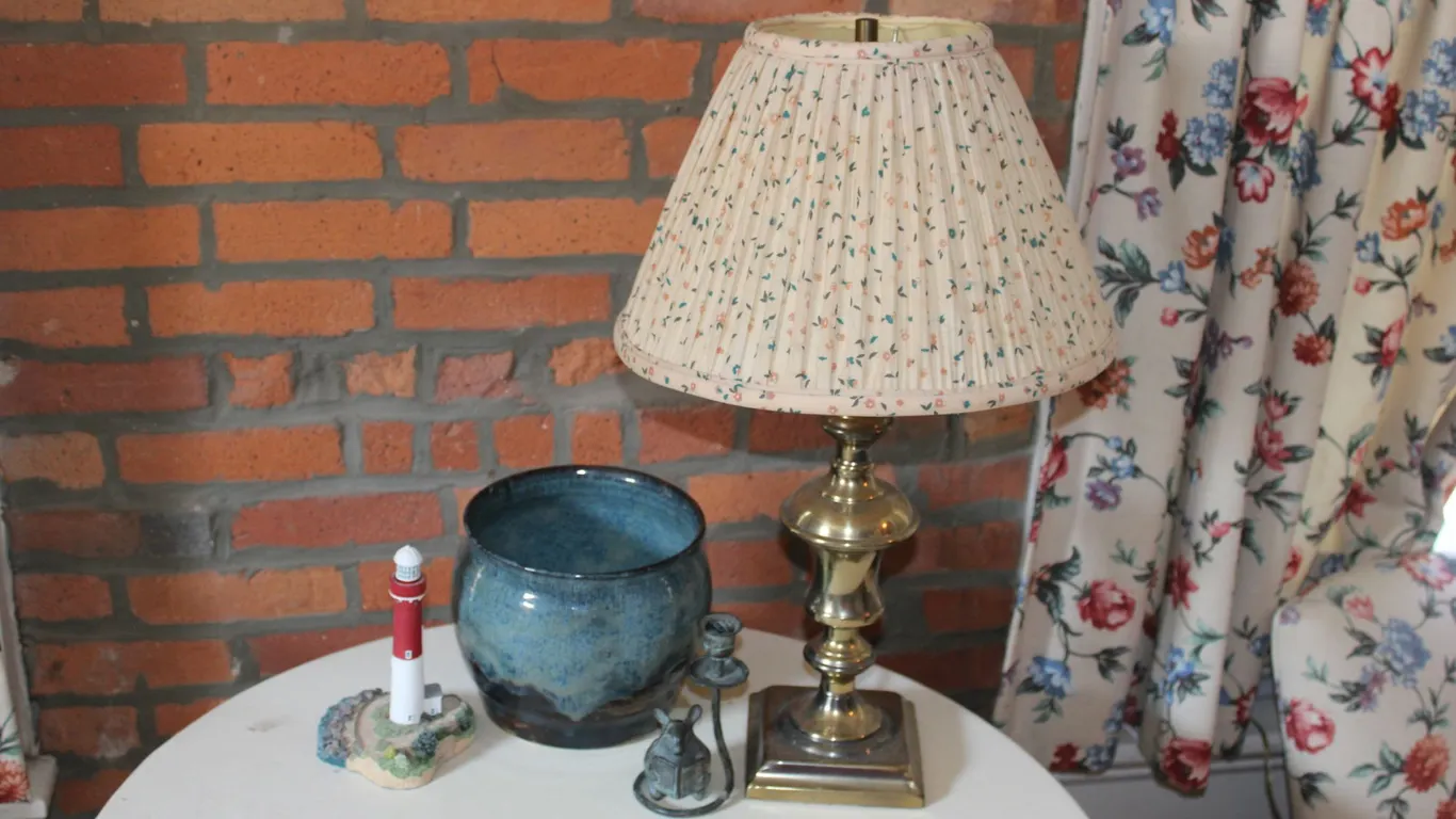 Lamp, Planter & Décor