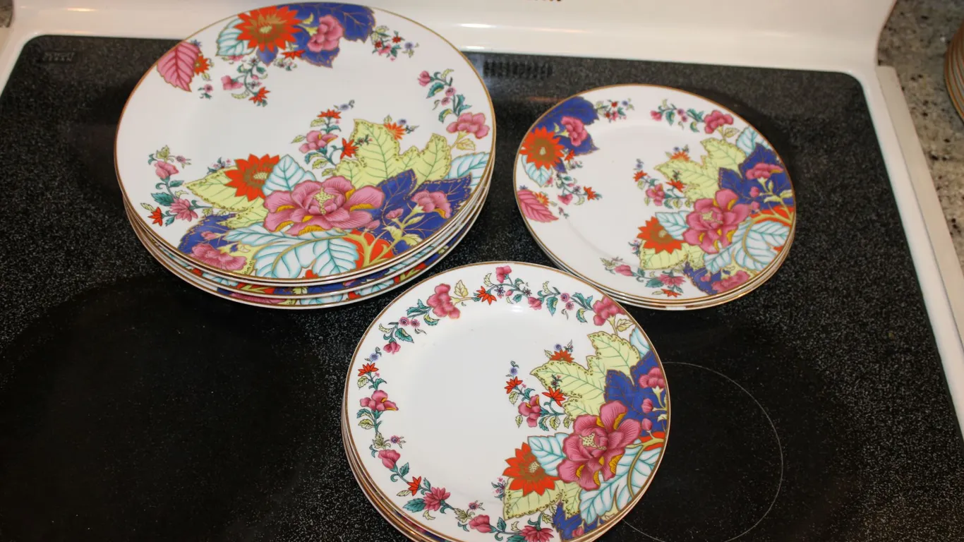 Imperial Leaf Floral China Plates