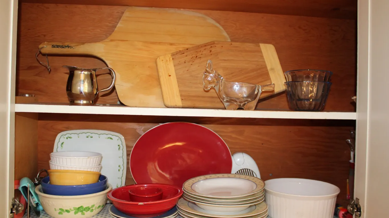 Dinnerware & Kitchenware