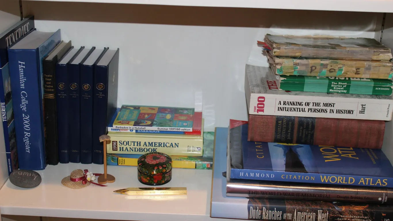 Books & Décor
