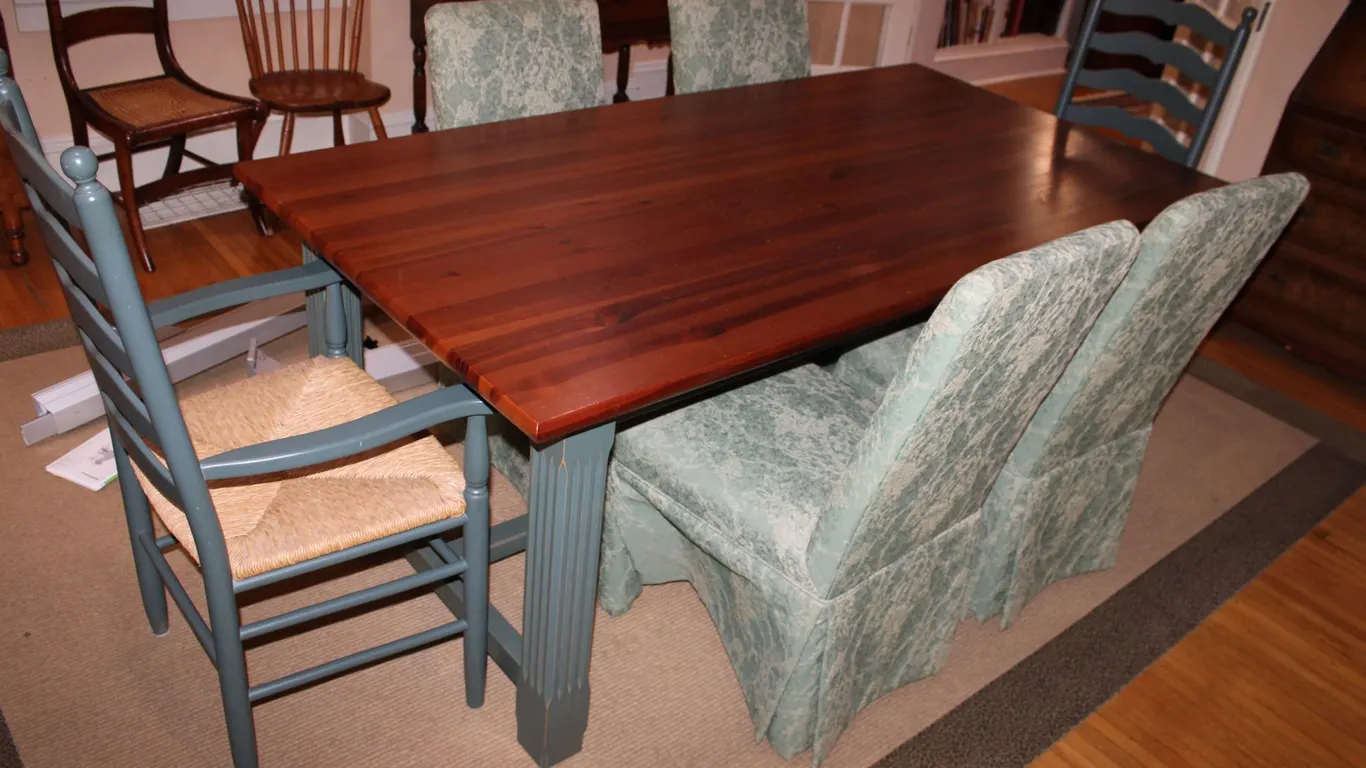 Dining Table & Chairs