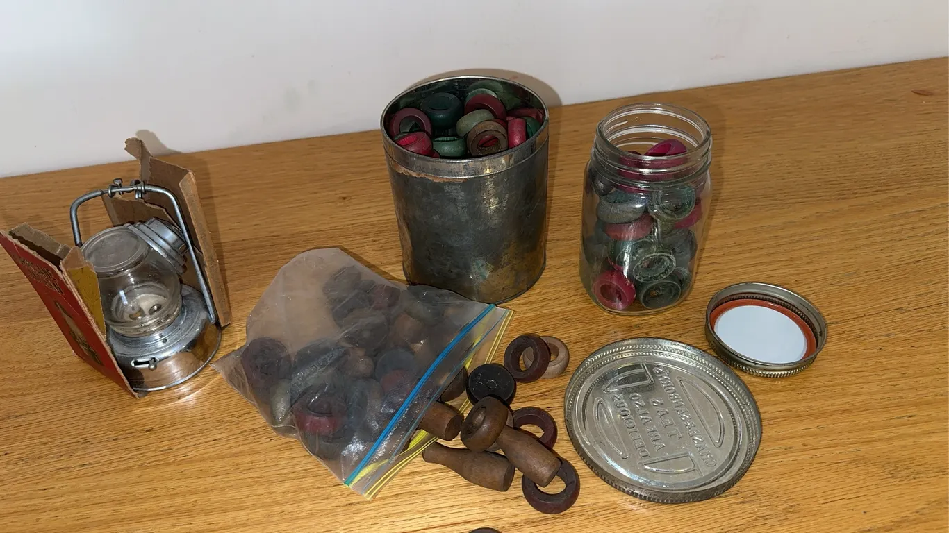 Vintage wood game pieces – CAROM?