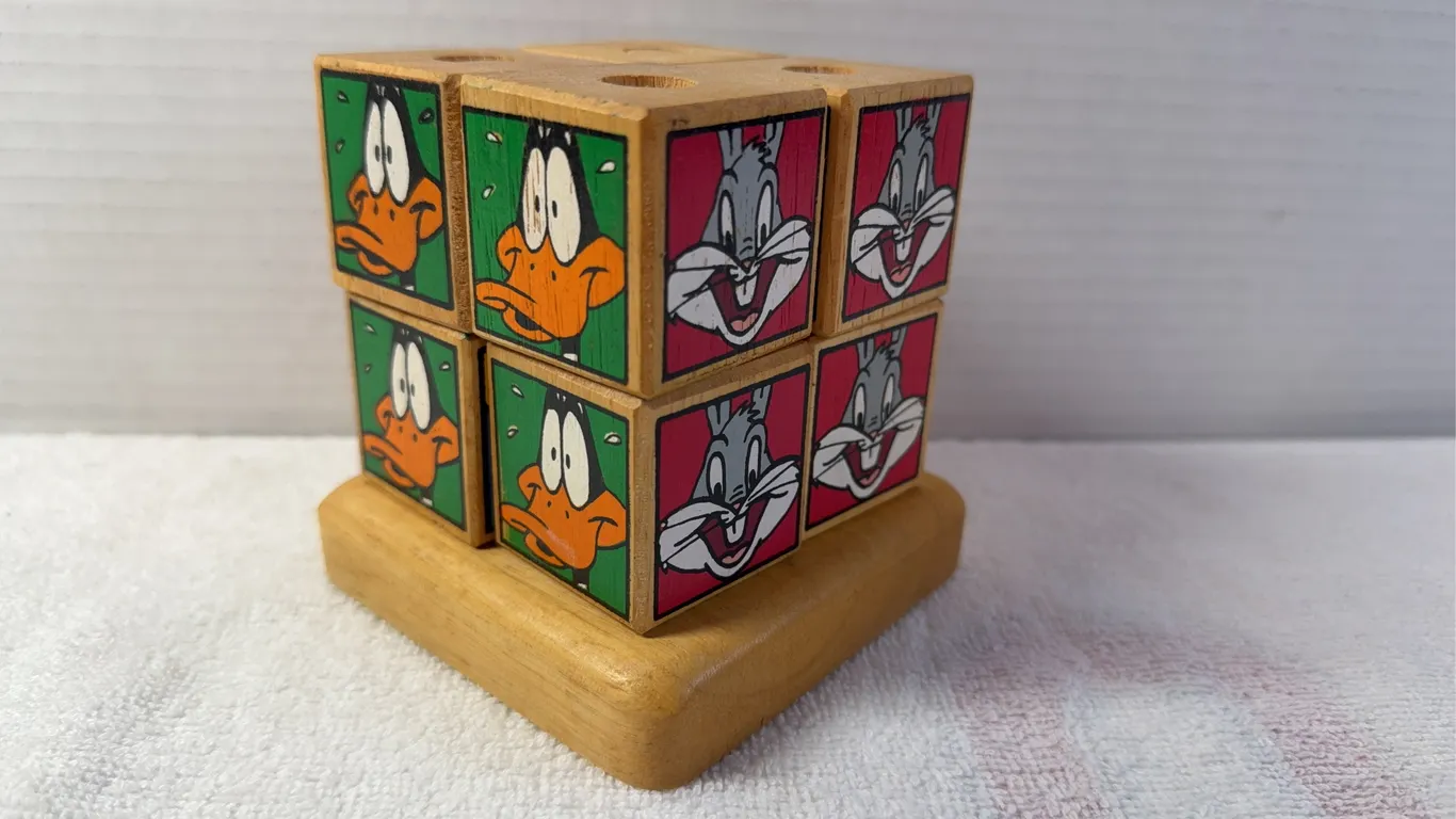 “Looney Tunes” Wooden Cube Character Desk Display