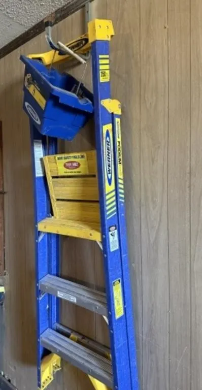 Werner 3' Folding Ladder, Job Bucket