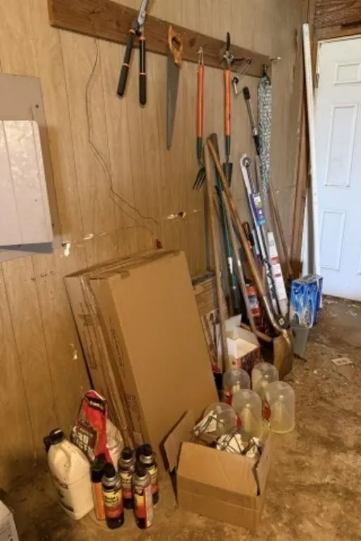 Garden Tools, Wasp Spray, Mole Trap, Fly Traps,