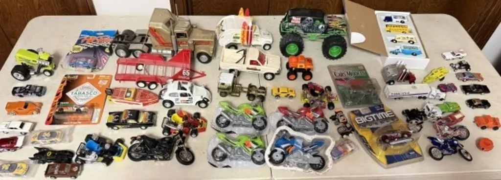 Vintage Toy & Collectible Vehicles