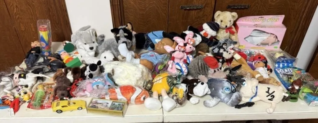 Stuffed Animals & Vintage Toys