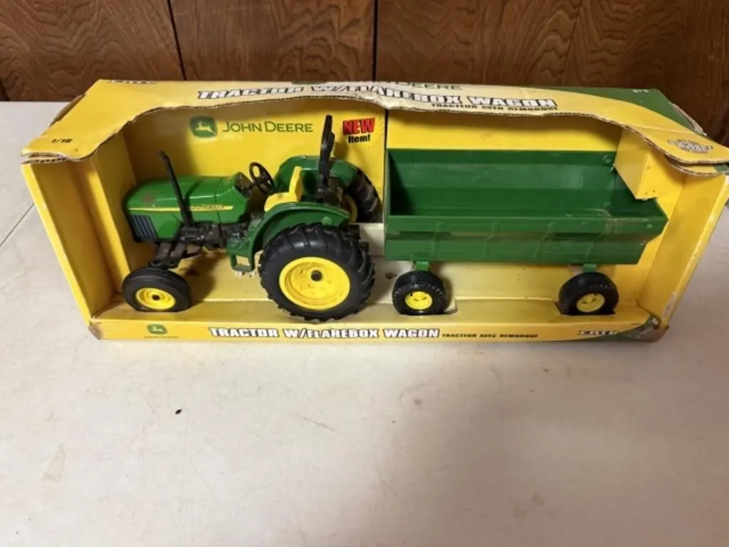 ERTL John Deere Tractor w/ Flarebox Wagon