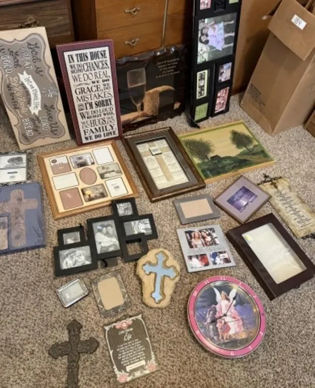 Misc. Wall Art, Picture Frames, Photo Boxes,