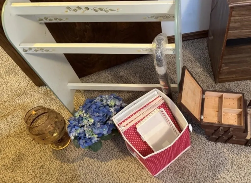 Quilt Rack, Sewing Box, Folding Baskets, Umbrella,