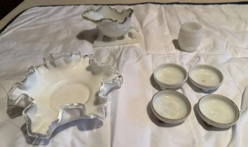 Ruffled Candy Dish, White Sleigh, Small Salt