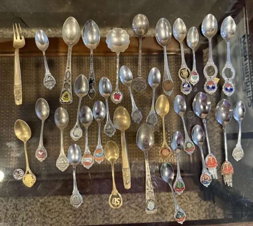 31+/- Collectible Spoons