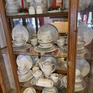 Vintage Gold Standard Genuine Porcelain Dish Set