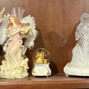 Misc. Decorative Angels, 1 Snow Globe