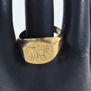 10K Signet Ring. Size 10.5