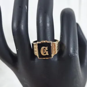 10K signet ring marked G.