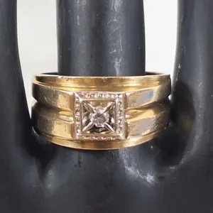 10K gold ring with diamond. Size 10
