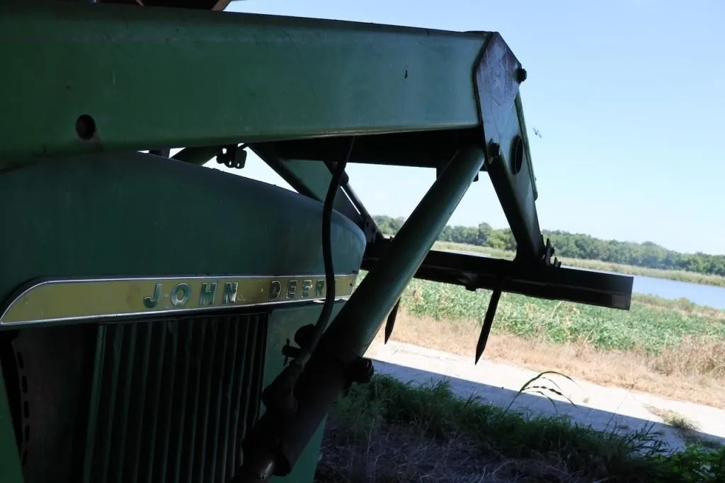 John Deere 158 loader with 6-foot bucket and