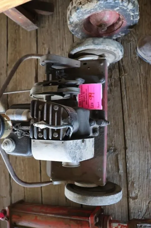 Reel type self-propelled lawn mower