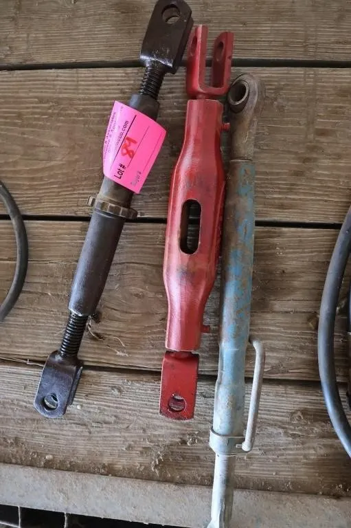 Two adjustment arms and one Ford 3rd link